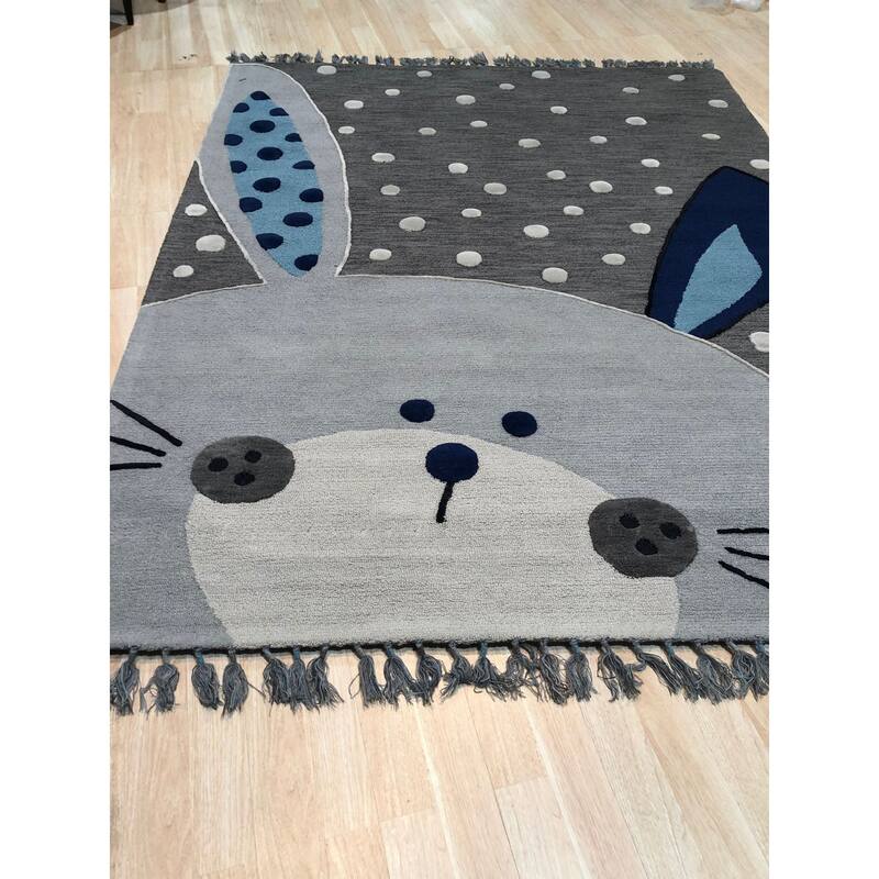 Gray Transitional Animal Children Tufted Area Rug - Elegant and Timeless Design