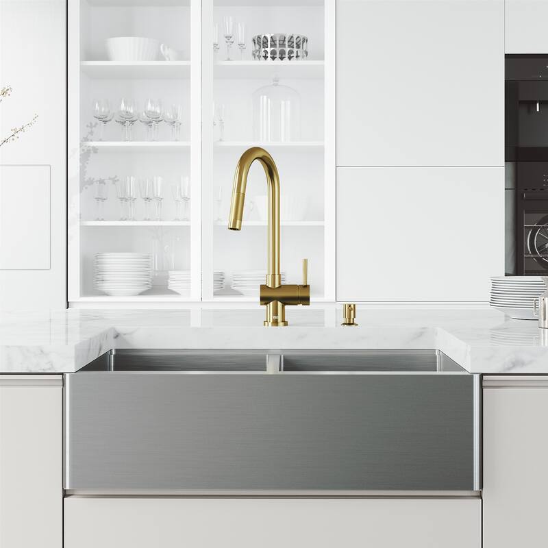 VIGO Gramercy 17" H Single Handle Pull-Down Spout Kitchen Faucet