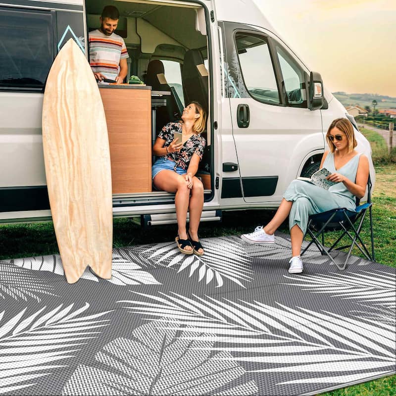 Reversible Outdoor Rug - Palm Leaf Design - 5'X8'