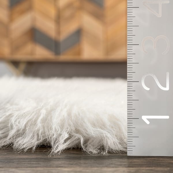 Nuloom Deonna Faux Sheepskin Shag Area Rug - 5'3" x 6'