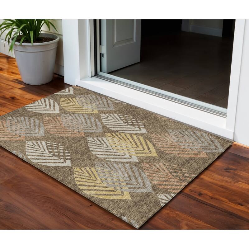 HomeRoots Floral Transitional Rectangle Outdoor Rug - 3' x 5'