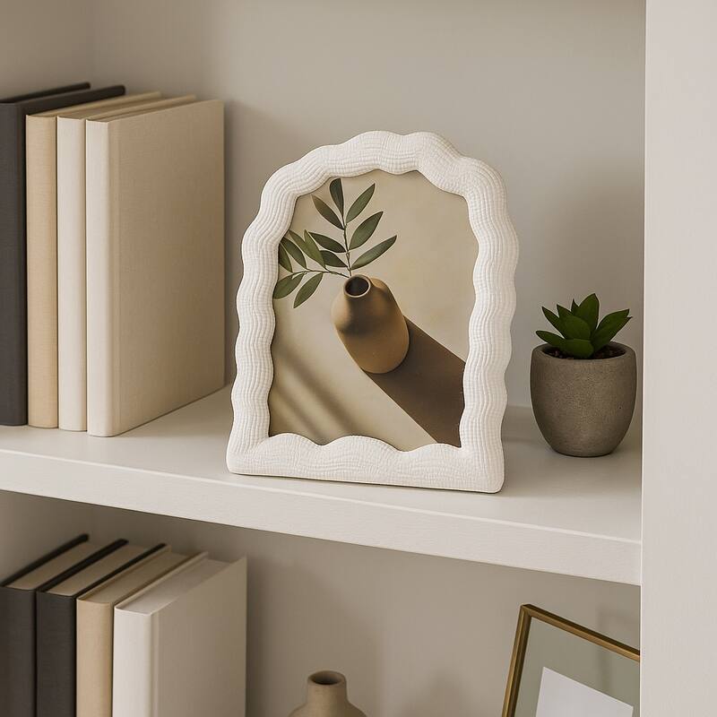 Resin Sculptured Wavy Arch Photo Frame - White