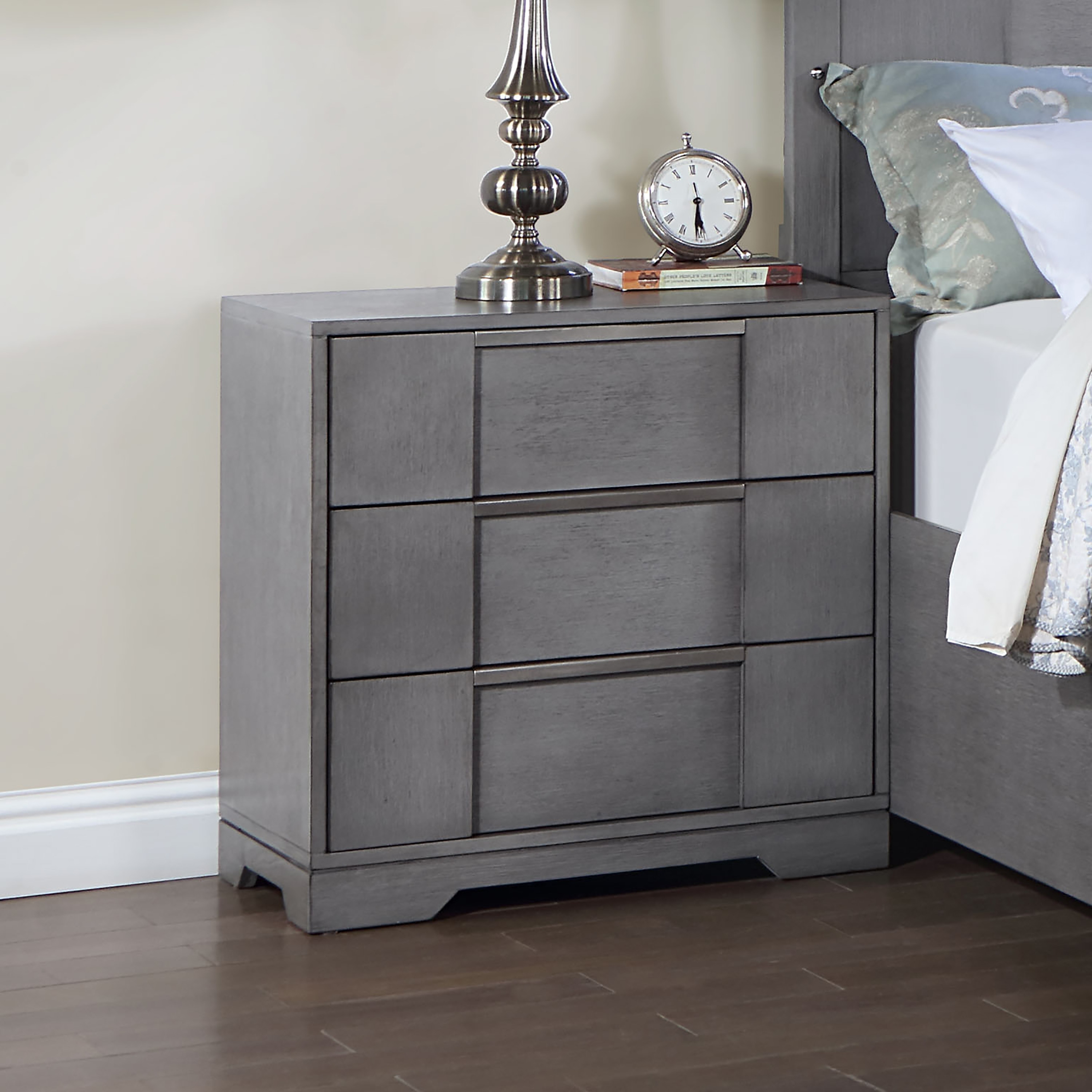 Furniture of America Tona Contemporary Grey Wood 3-Drawer Nightstand