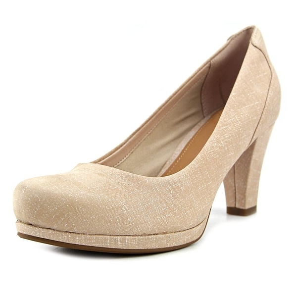 Clarks chorus buzz top