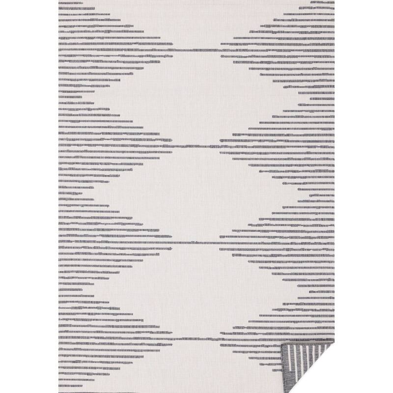 HomeRoots Geometric Modern Rectangle Area Rug - 5' X 8'