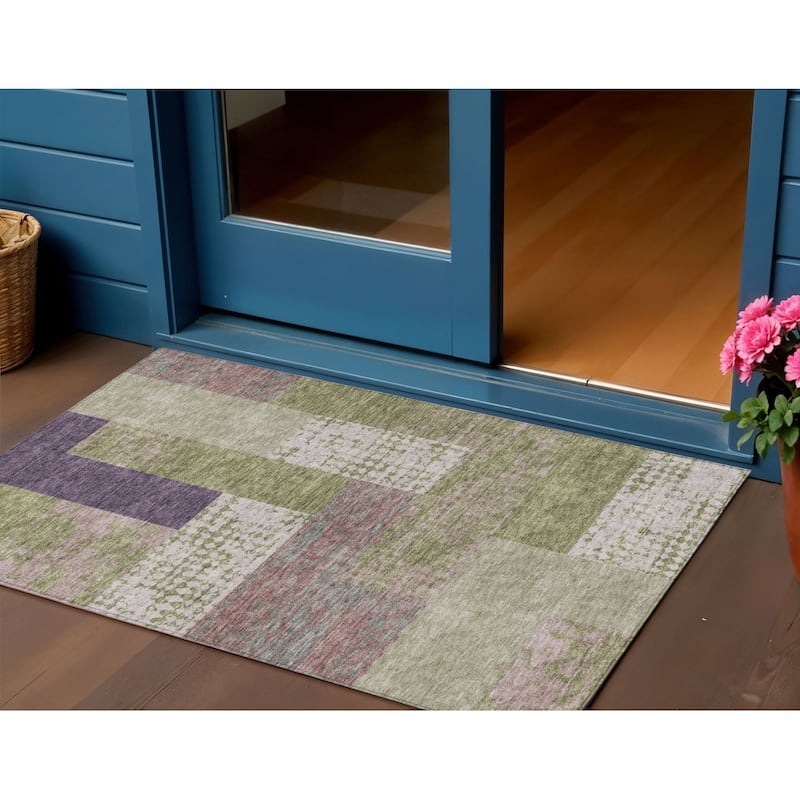 HomeRoots Geometric Transitional Rectangle Outdoor Rug - 3' x 5'