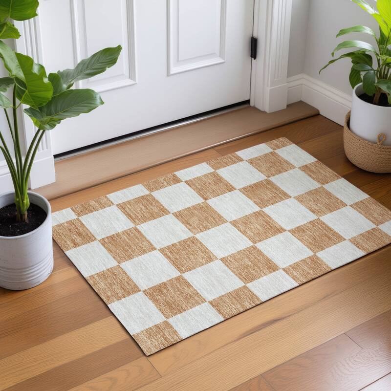 Machine Washable Indoor/ Outdoor Modern Checker Chantille Rug