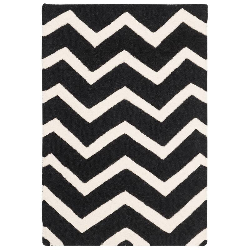 SAFAVIEH Handmade Cambridge Terttu Chevron Wool Rug - 2' x 3' - Black/Ivory