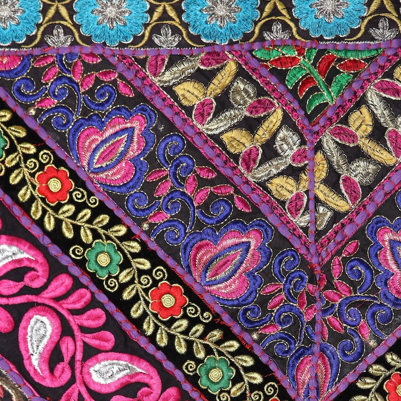 Handmade Paisley Glamour patchwork wall hanging (India)