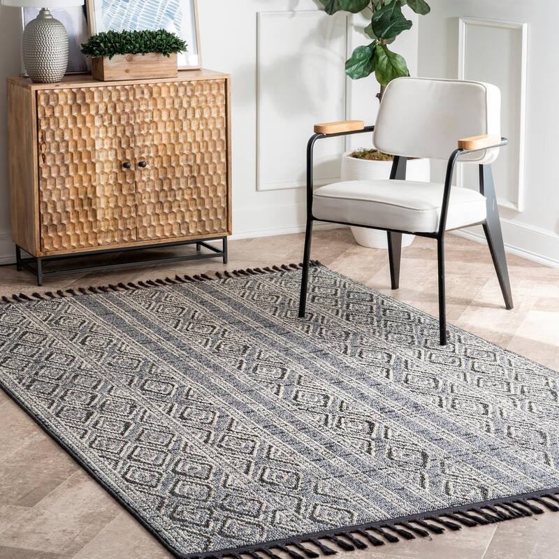 Nuloom Chenoa Striped Tribal Tassel Area Rug - 5' x 8' - Grey