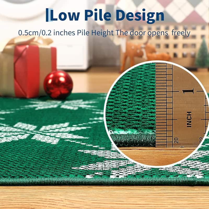 GustoWave Christmas Geometric Throw Area Rugs, Non Slip Machine Washable, Green - 1'6" x 2'6"