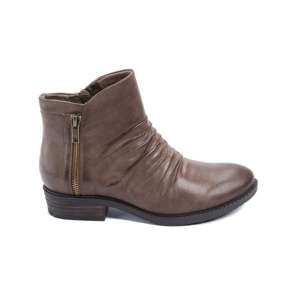 Bare traps yuno bootie discount