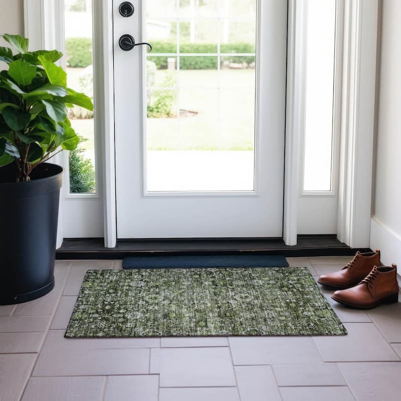 Machine Washable Indoor/ Outdoor Chantille Traditional Vintage Floral Rug - Green - 1'8" x 2'6"