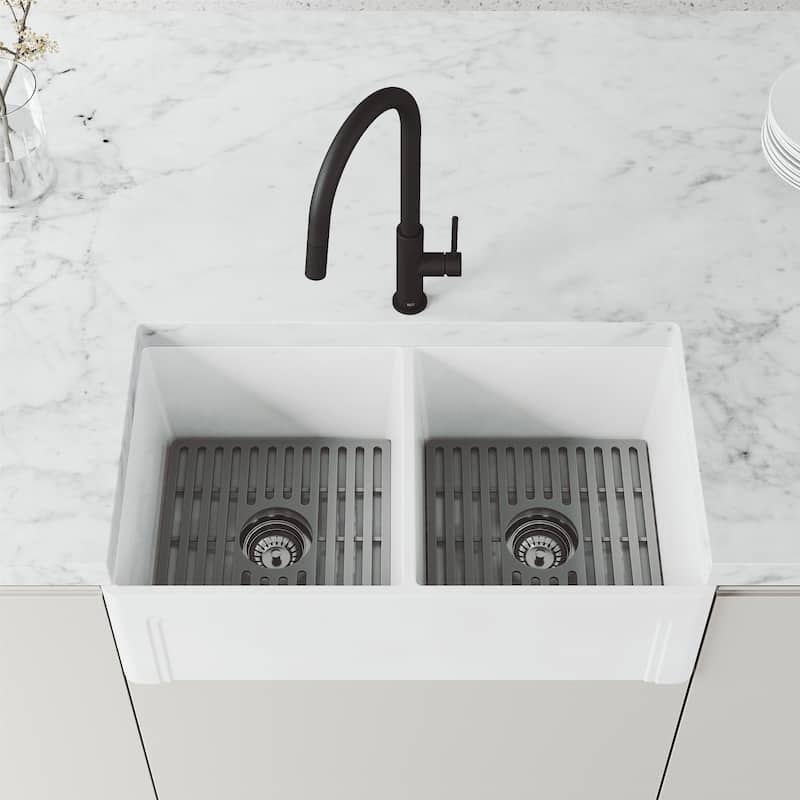 VIGO Bristol 19" H Single Handle Pull-Down Sprayer Kitchen Faucet