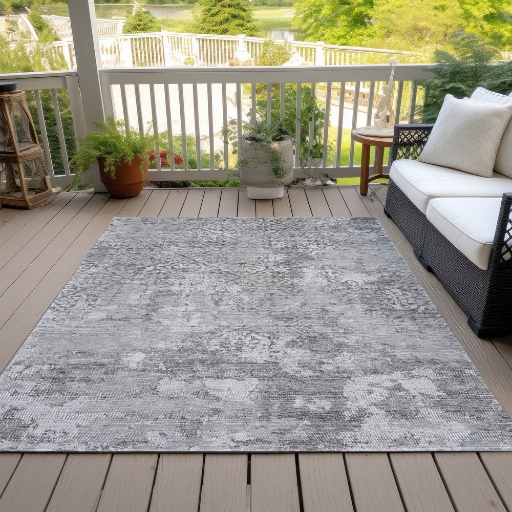 Machine Washable Indoor/ Outdoor Chantille Distressed Traditional Rug