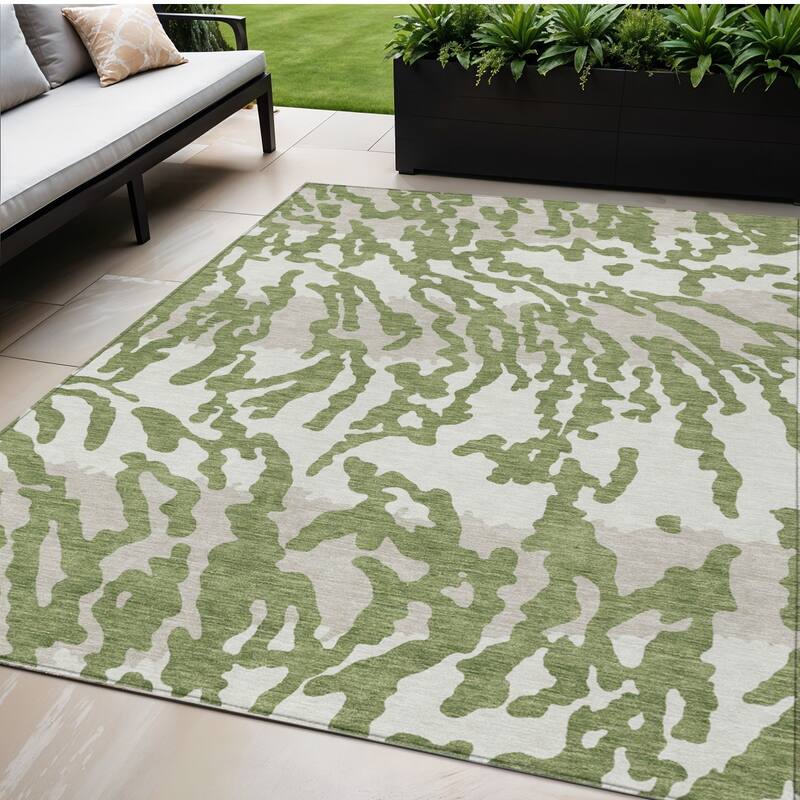 HomeRoots Animal Print Transitional Rectangle Outdoor Rug - 5' X 8'