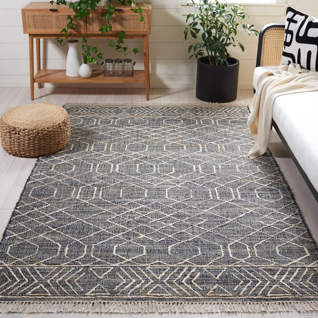 SAFAVIEH Handmade Natural Fiber Eranda Boho Jute Fringe Rug