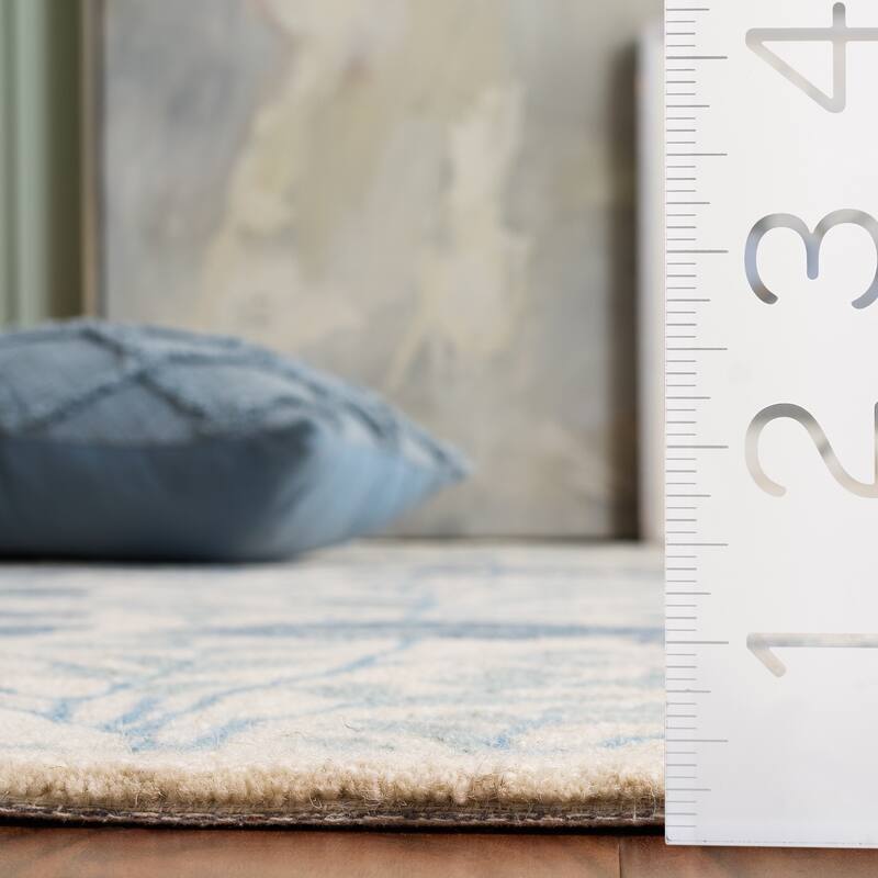 SAFAVIEH Handmade Jardin Sefora Floral Wool Rug