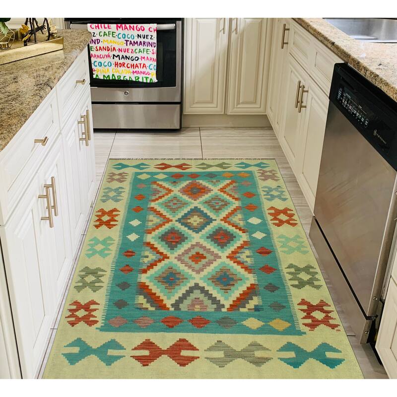 Sangat Flatweave Dell Ivory/Lt. Green Rug - 4'9" x 6'5"
