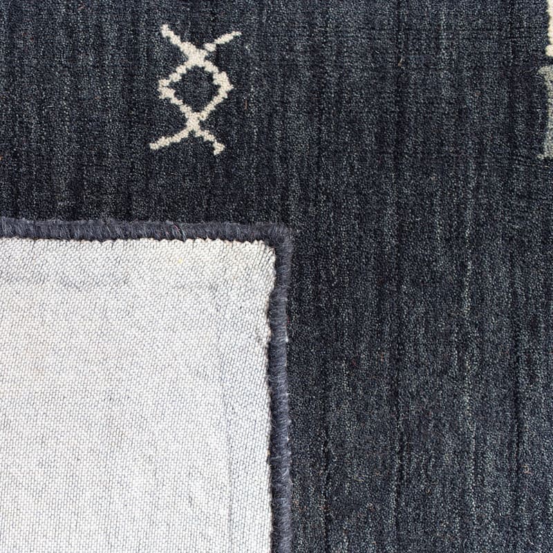SAFAVIEH Handmade Himalaya Brittny Wool Rug