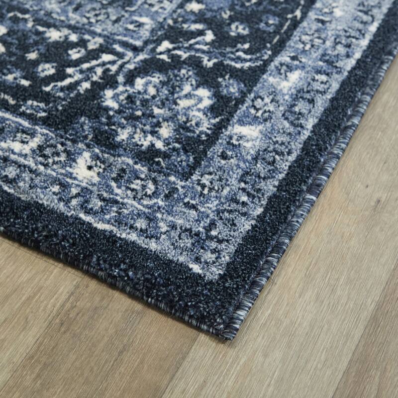 Philip Traditional Oriental Area Rug