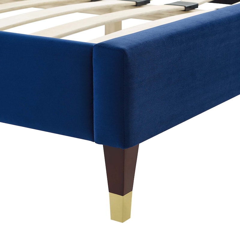 Peyton Performance Velvet Queen Platform Bed