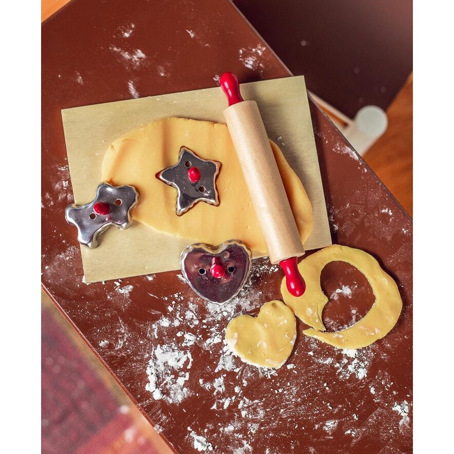 doll play food