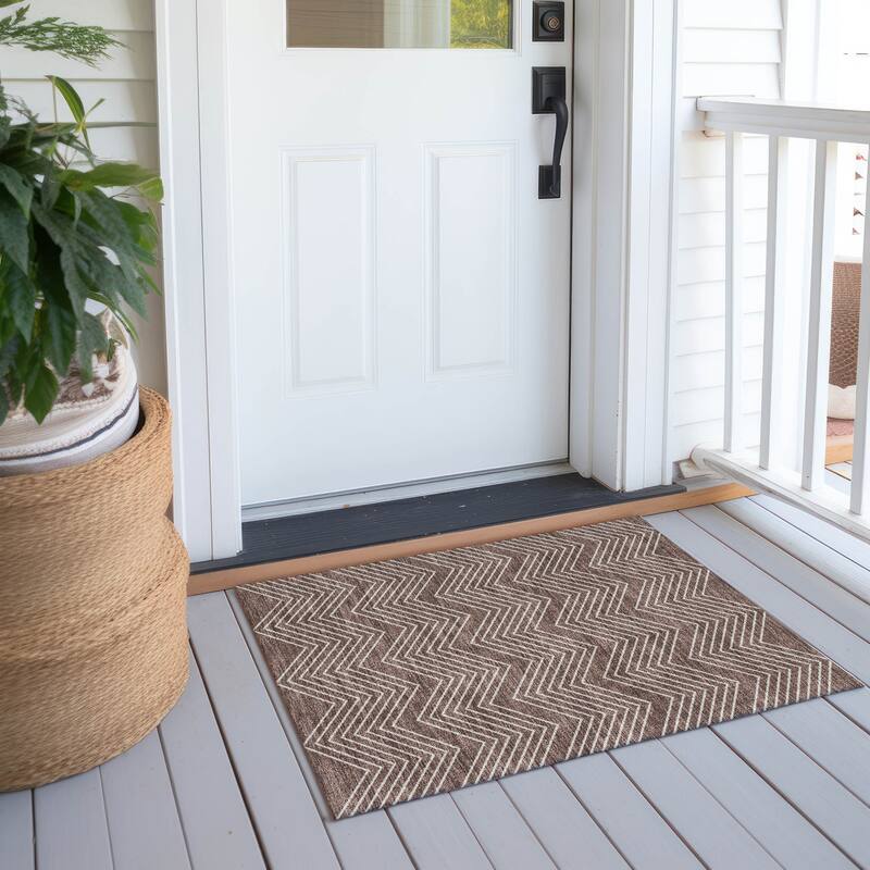 Machine Washable Indoor/ Outdoor Modern Chevron Chantille Rug - Brown - 1'8" x 2'6"