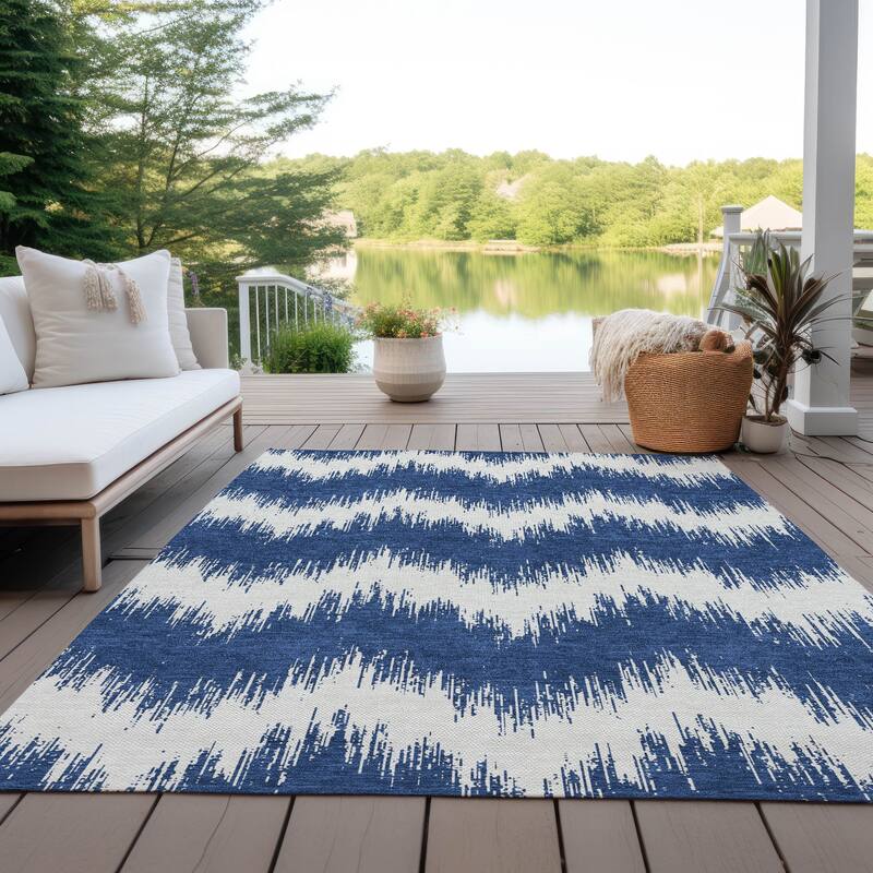 Machine Washable Indoor/ Outdoor Chantille Modern Chevron Rug - Navy - 3' x 5'
