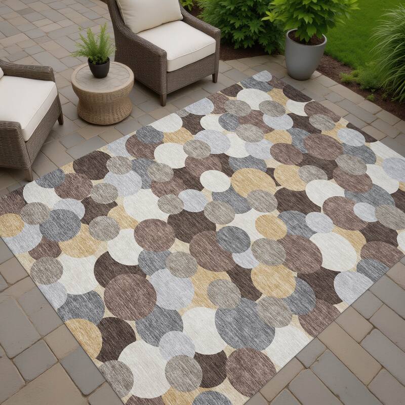 Machine Washable Indoor/ Outdoor Mucho Bubbles Chantille Rug