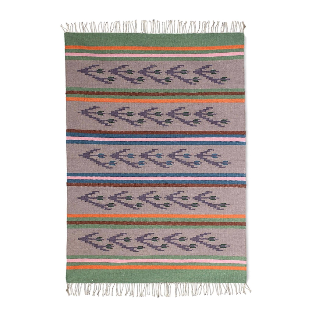 Handmade Tulip Breeze Wool dhurrie rug (India) - Big