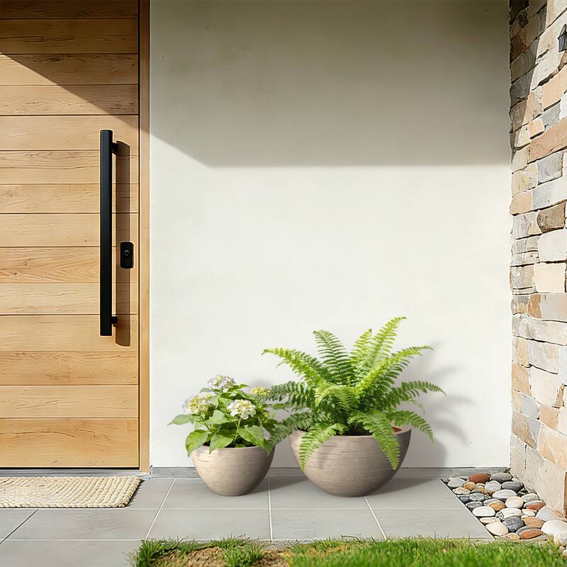 Concrete Round Loghtweight Planterwith Drainage Holes