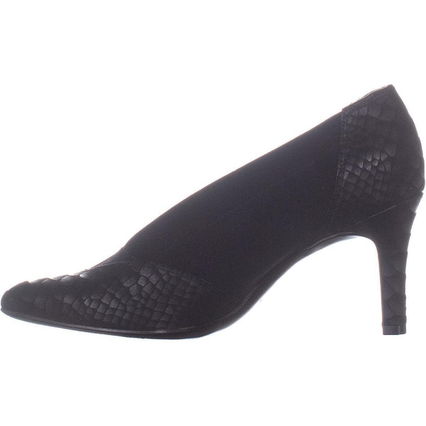 naturalizer nicole pumps