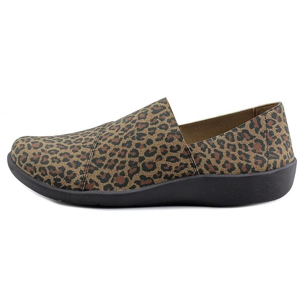 clarks leopard flats