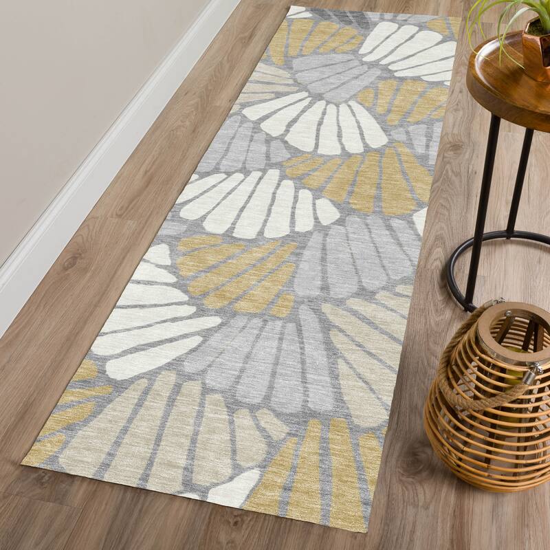 Machine Washable Indoor/ Outdoor Floral Modern Chantille Rug