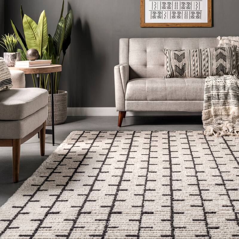 Nuloom Hayes Soft Shaggy Textured Vine Fringe Area Rug