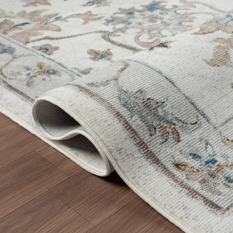 Sevita Traditional Jacobean Area Rug