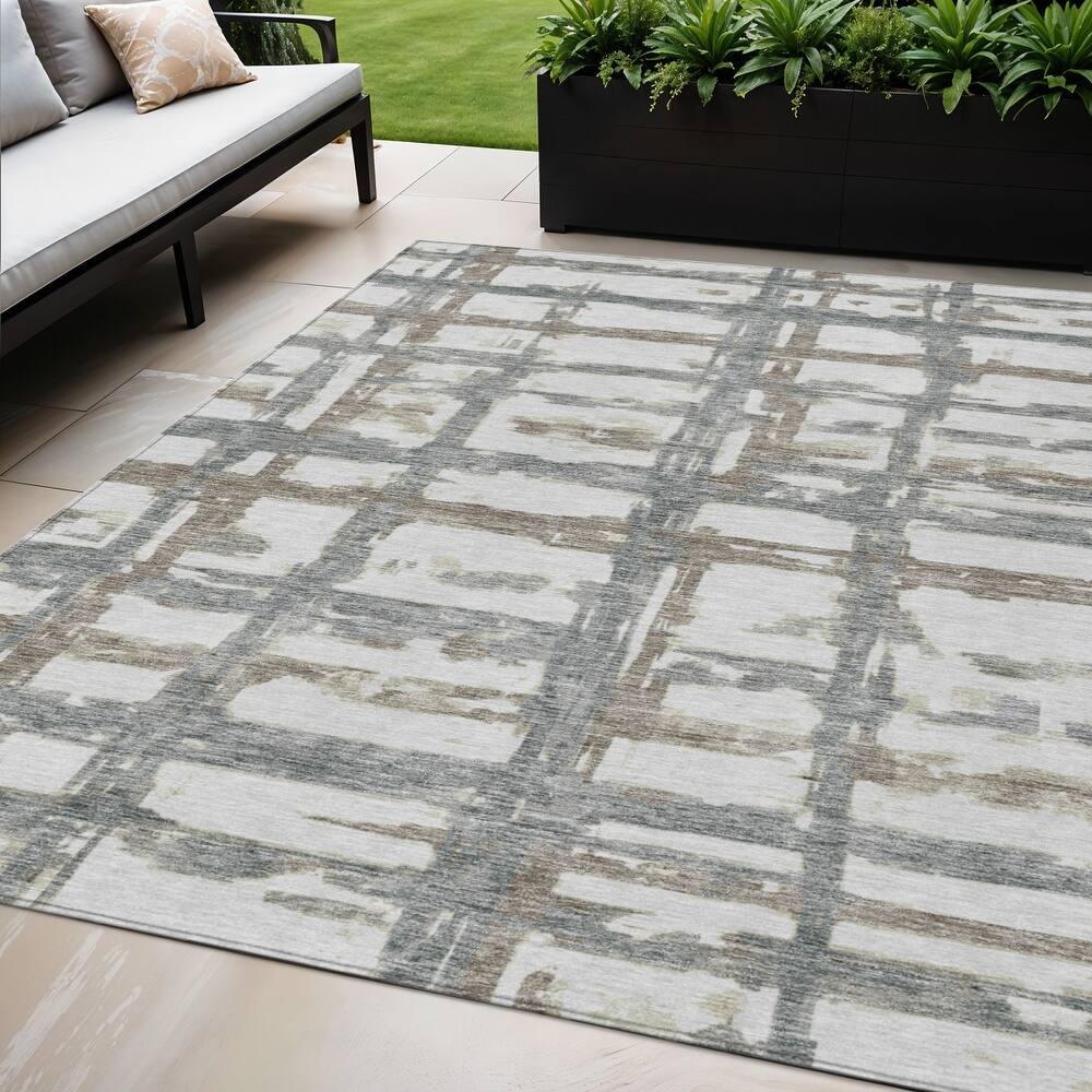 HomeRoots Striped Transitional Rectangle Outdoor Rug