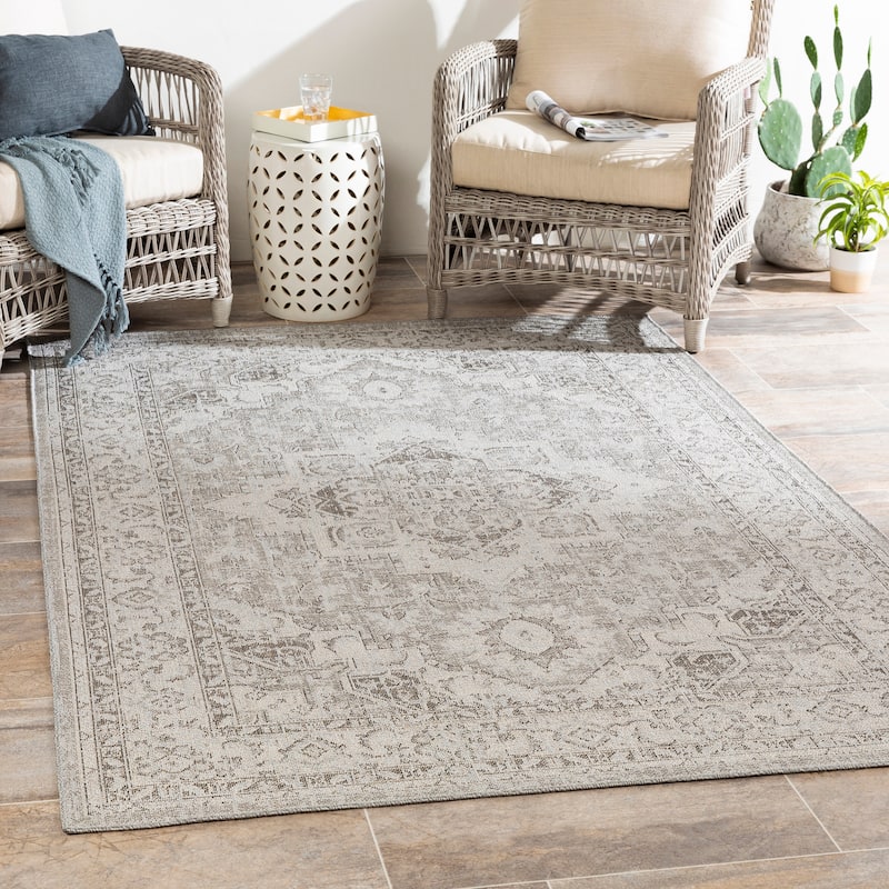 Ronald Indoor / Outdoor Medallion Area Rug - 5'3" x 7'3" - Grey