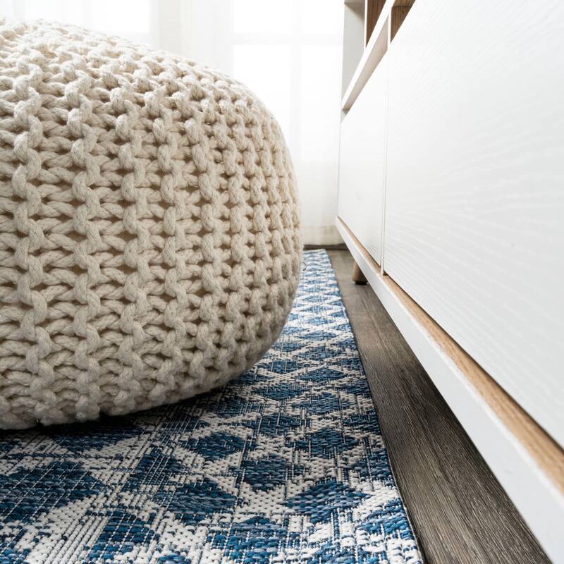 JONATHAN Y Carwa Diamond Tribal Medallion Indoor/Outdoor Area Rug