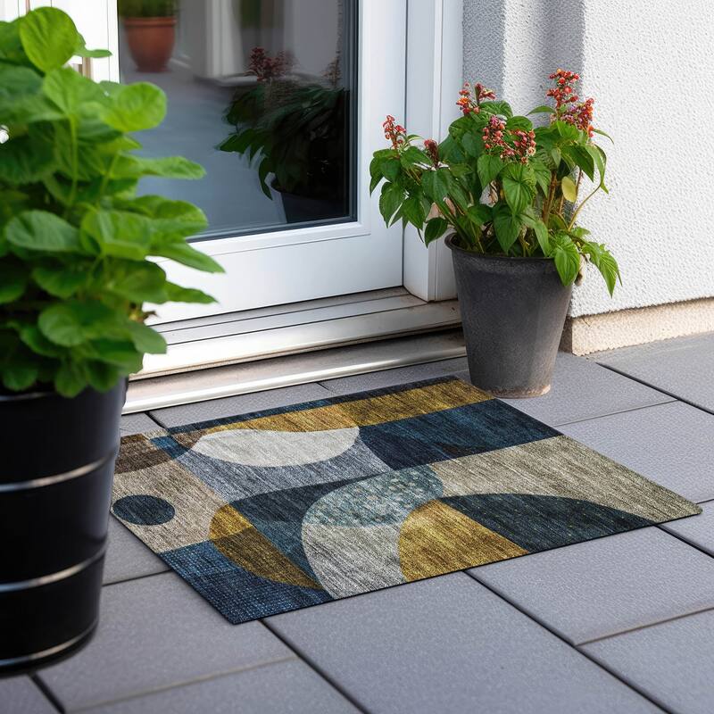 Machine Washable Indoor/ Outdoor Abstract Modern Chantille Rug