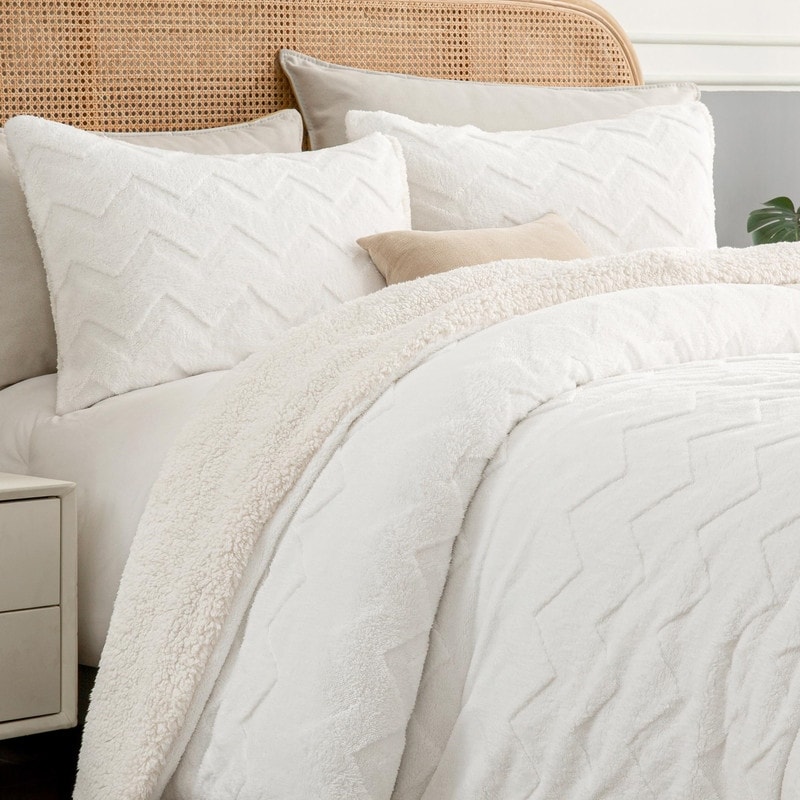 Pottery barn sherpa comforter top