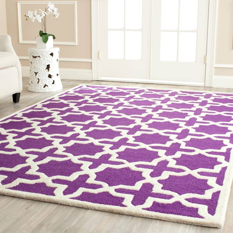 SAFAVIEH Handmade Cambridge Remedios Geometric Wool Rug - 5' x 8' - Purple/Ivory