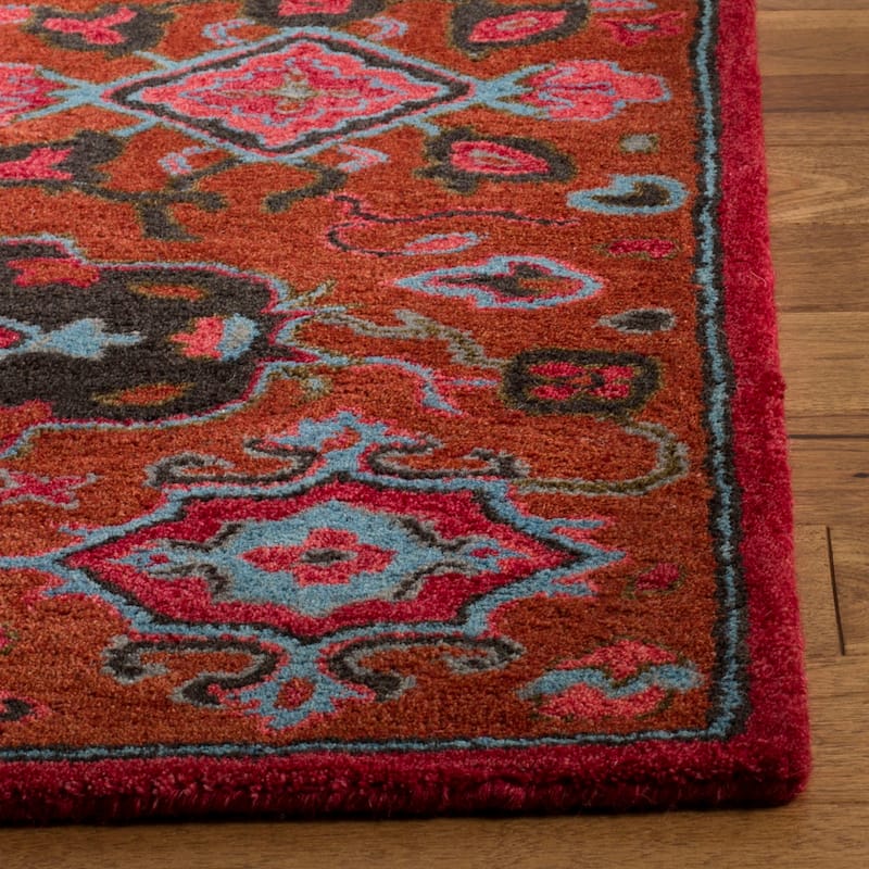 SAFAVIEH Handmade Heritage Krystelle Traditional Oriental Wool Rug