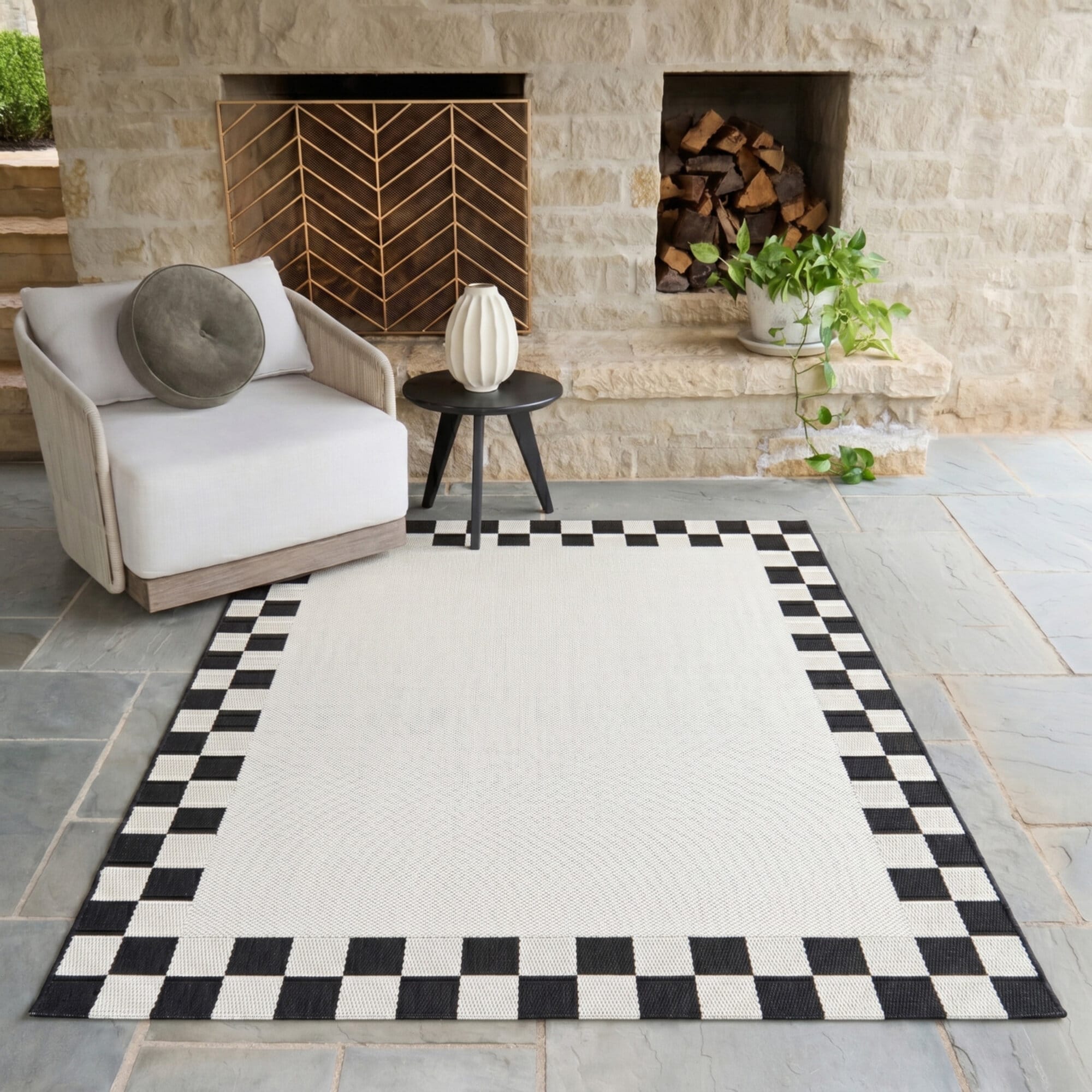 Tabor Checkered Border Indoor/Outdoor Area Rug