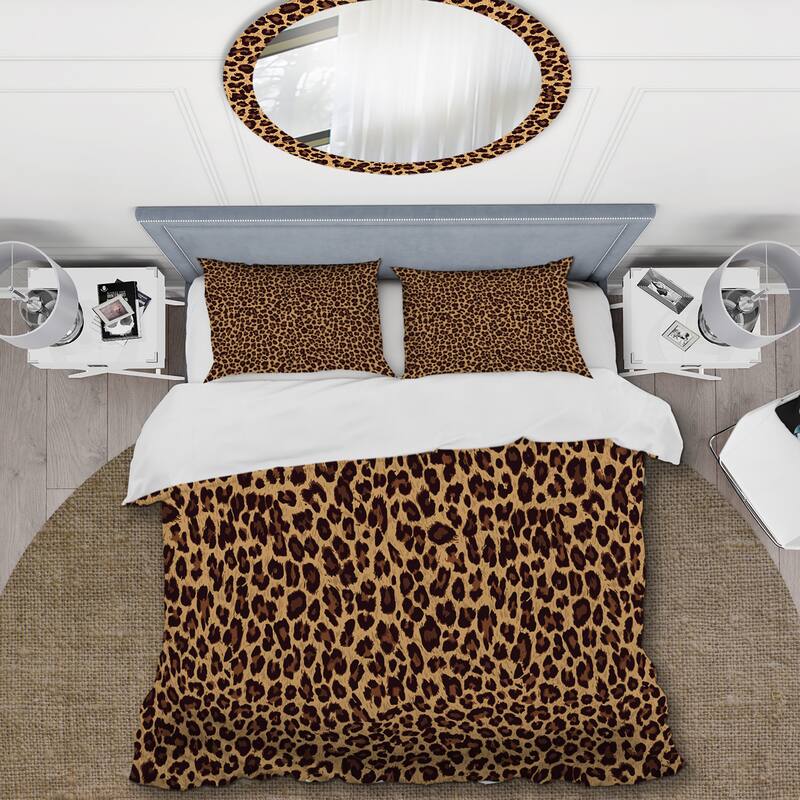 Designart 'Brown Leopard Pattern' Cabin & Lodge Duvet Cover Set