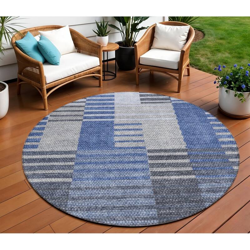 HomeRoots Striped Transitional Rectangle Outdoor Rug - 8' Round