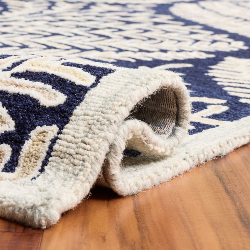 SAFAVIEH Handmade Capri Kert Wool Rug