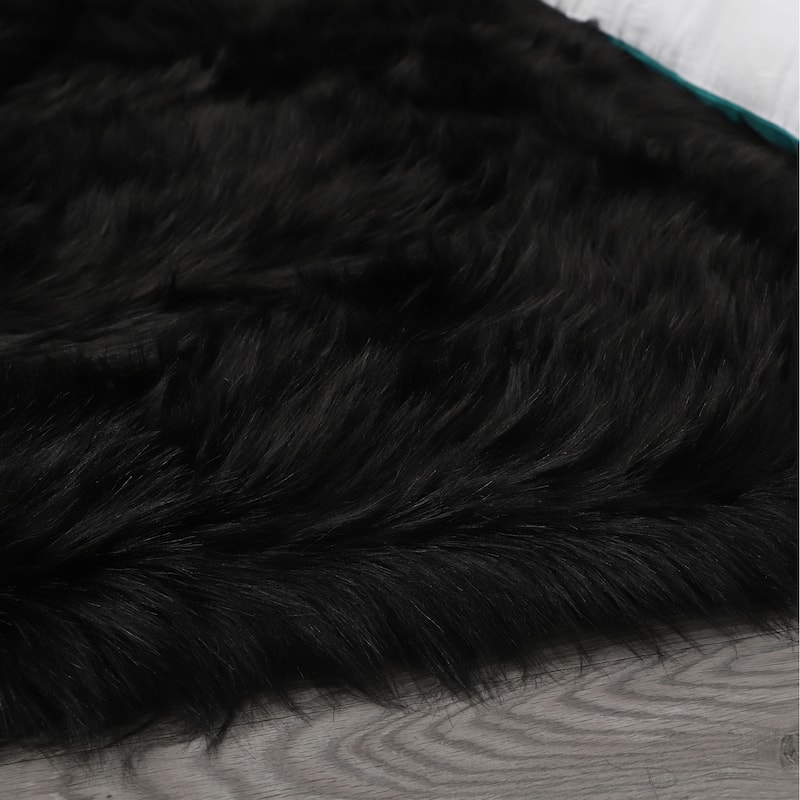 60 in L Ultra Soft Fluffy Faux Fur Sheepskin Area Rug - 3'6"