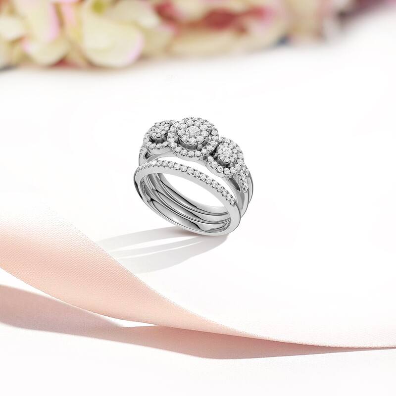 IGI Certified 3/4ct TDW Diamond Halo Bridal Set in 10K White Gold for Women